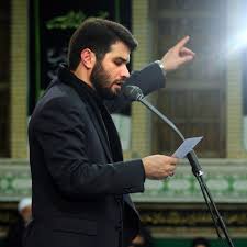 میثم مطیعی سر را با احتیاط بلند کرد – روضه